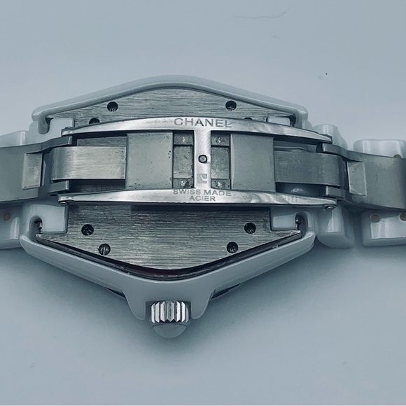 Chanel J12 white ceramic quartz wristwatch. - Picture 6 of 7